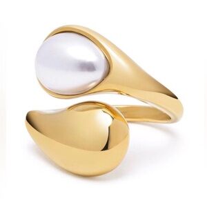 Gold and Pearl Wavy Ring